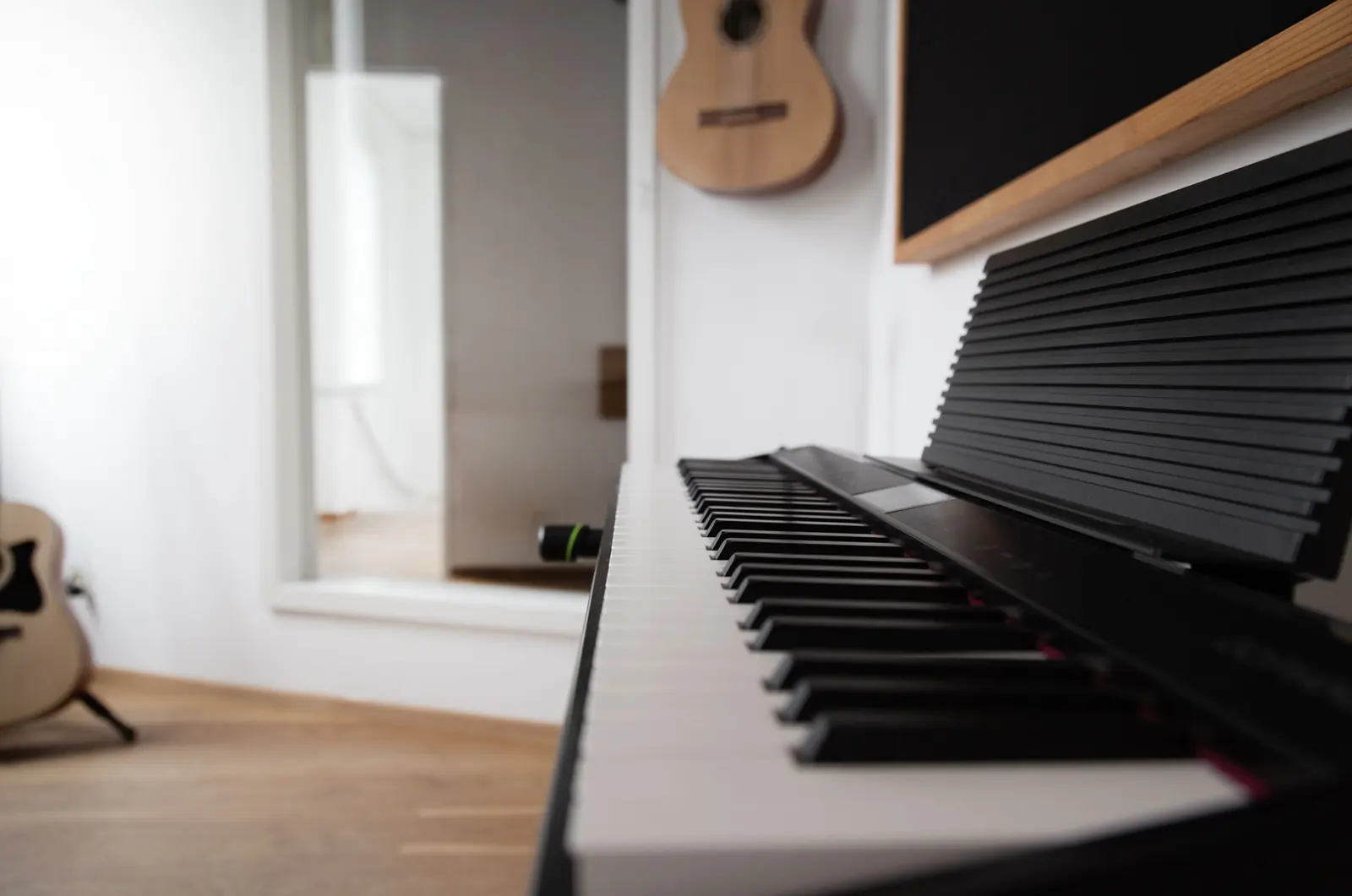 Digital piano in a teaching room